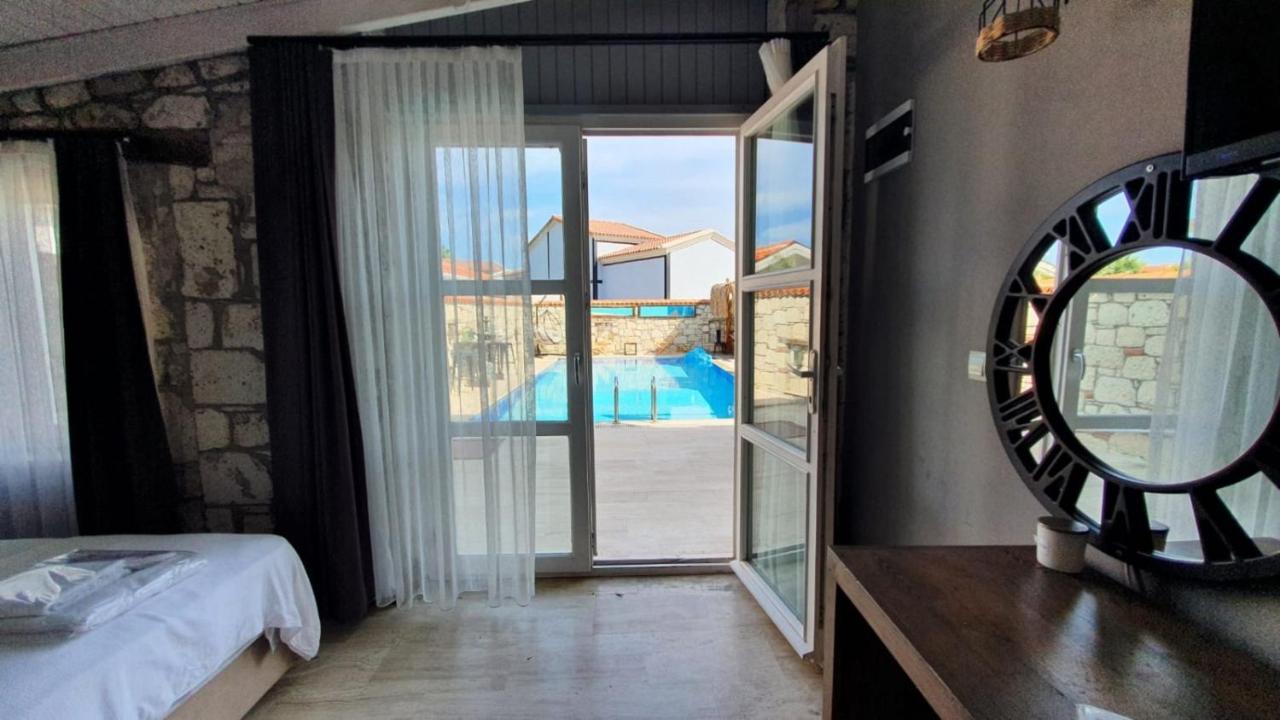 Signature Alacati Hotel Luaran gambar